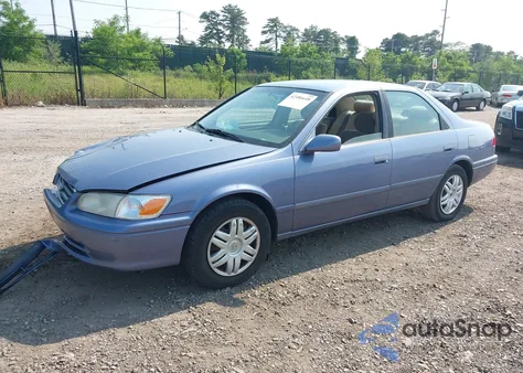 2000 Toyota Camry Le z USA, uszkodzony, nr VIN JT2BG22K0Y0520055